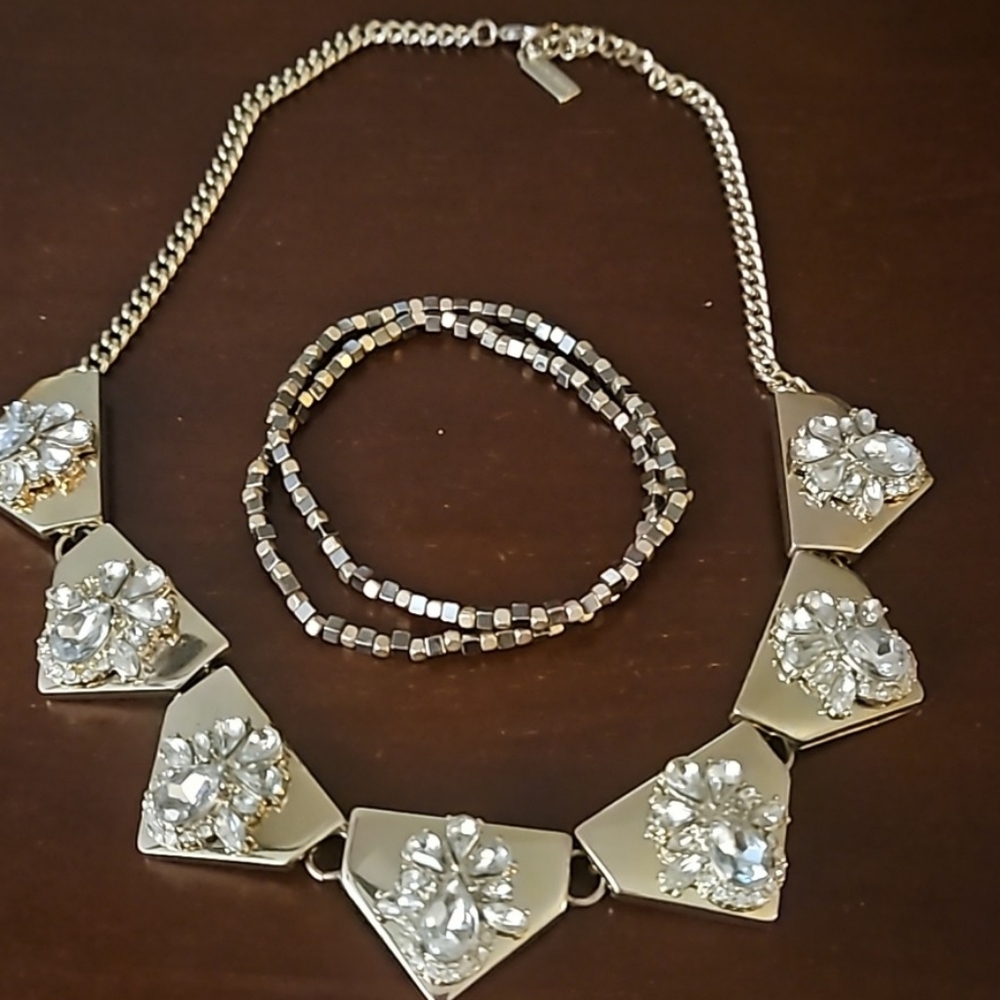 Stunning embossed Rhinestone Crystal ? Statement set